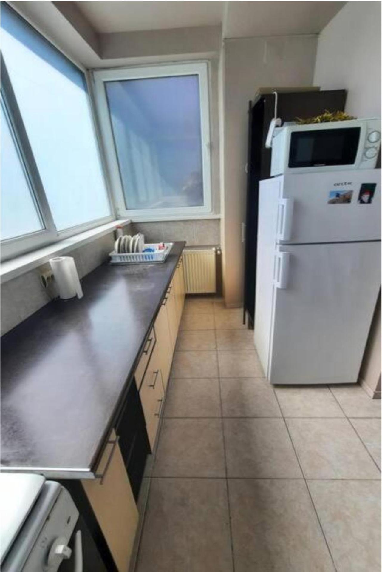 Spacious, Modern Condo In New Villa - Sleeps 6 부쿠레슈티 외부 사진
